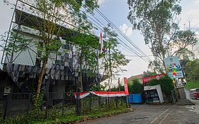 D'Journey Hotel