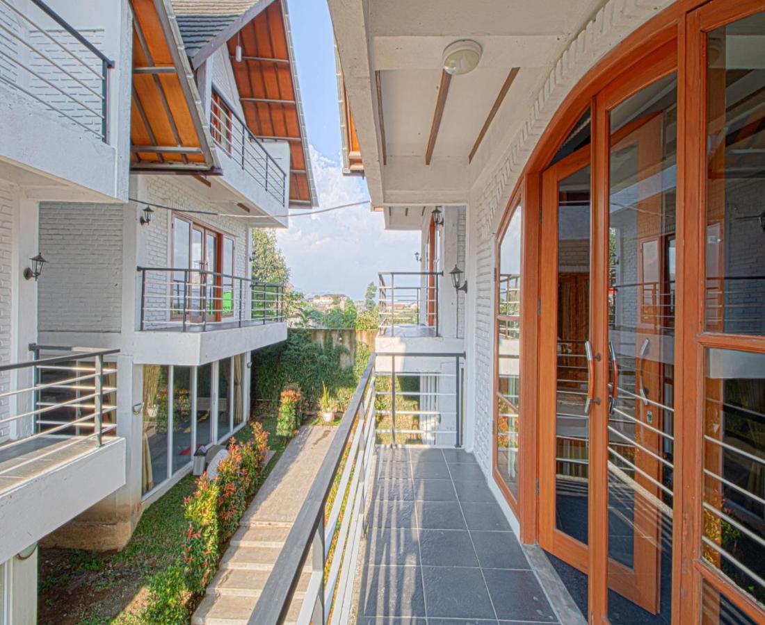 D'Journey Hotel Lembang Exterior photo