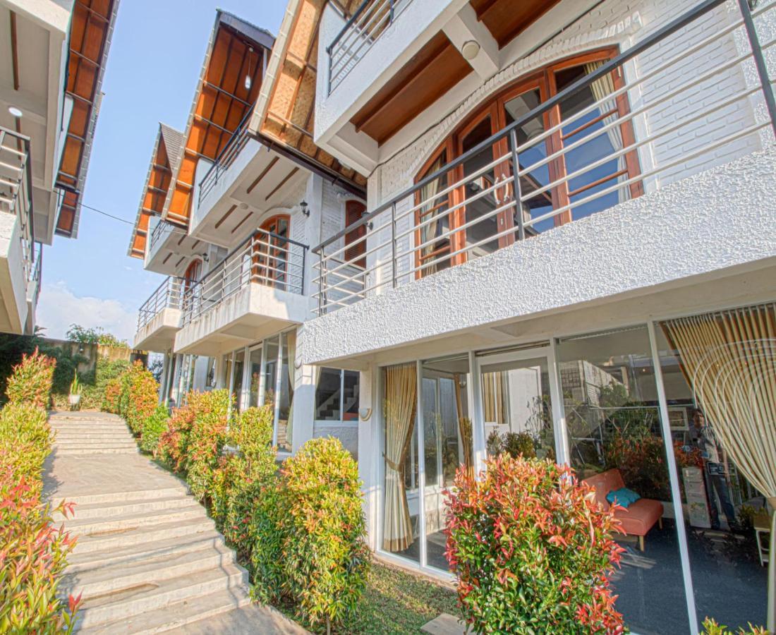 D'Journey Hotel Lembang Exterior photo