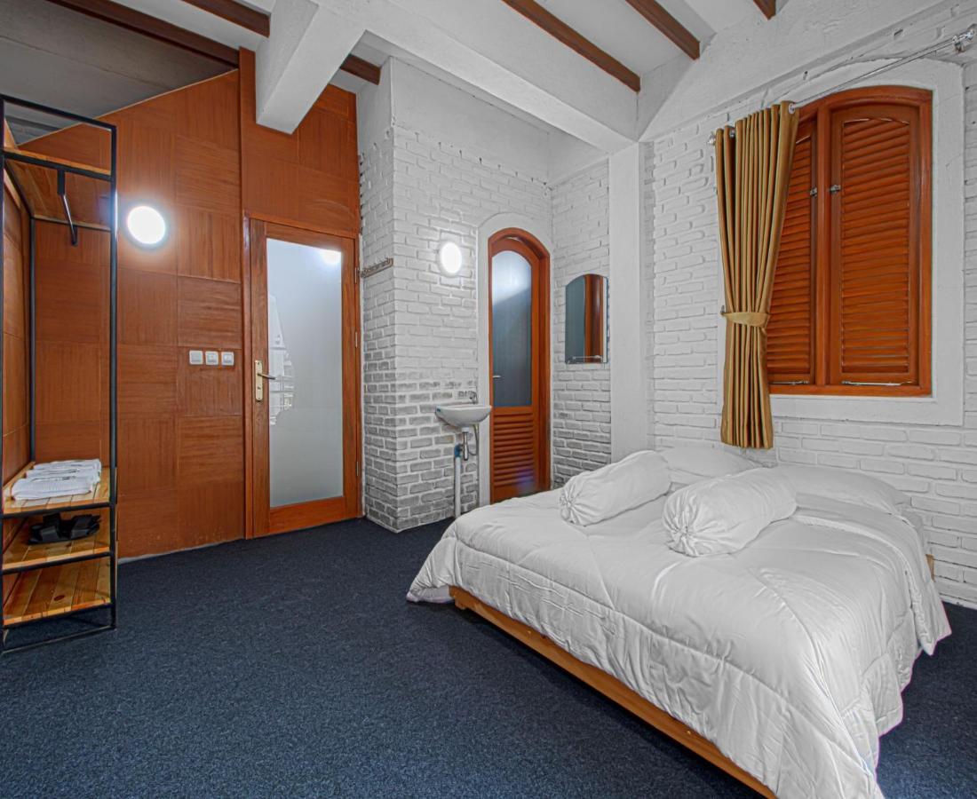 D'Journey Hotel Lembang Exterior photo