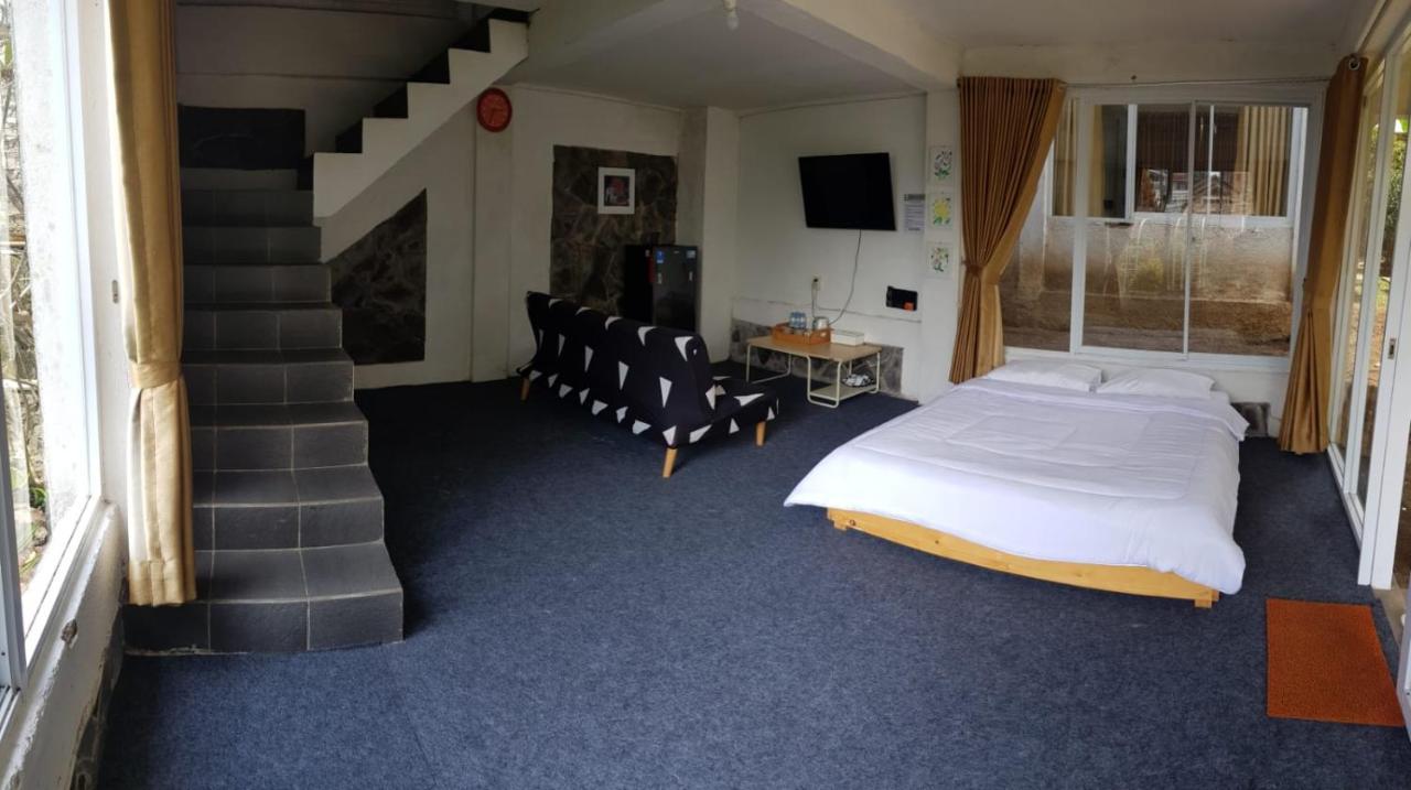 D'Journey Hotel Lembang Exterior photo